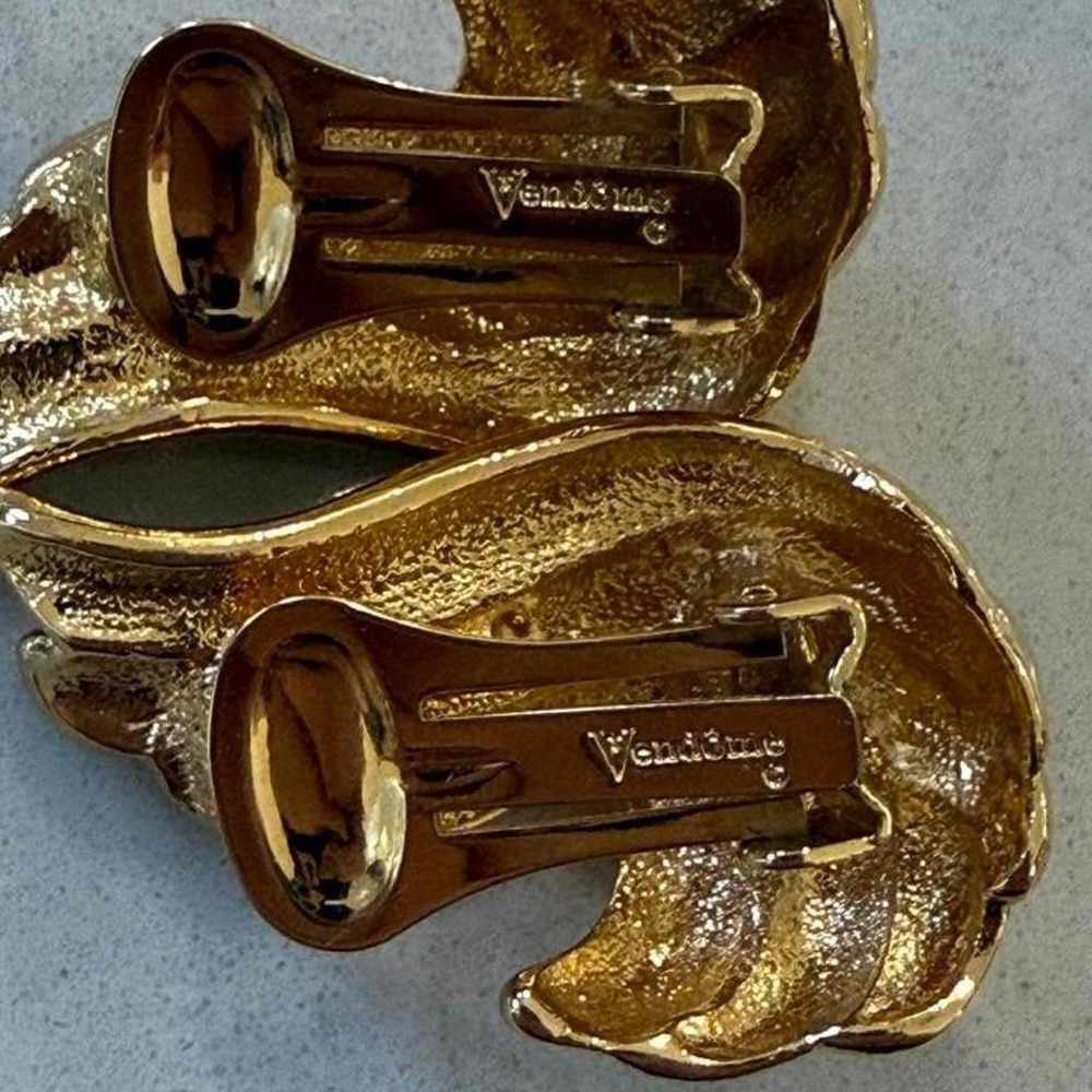 Vintage Vendôme Gold Tone‎ Clip On Earrings Sculptural Swirl Ribbon Statement - Picture 4 of 7